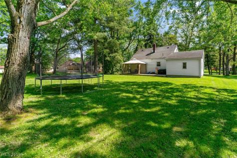 1521 W Park Avenue Niles OH 44446
