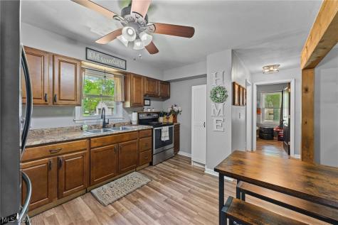 1521 W Park Avenue Niles OH 44446