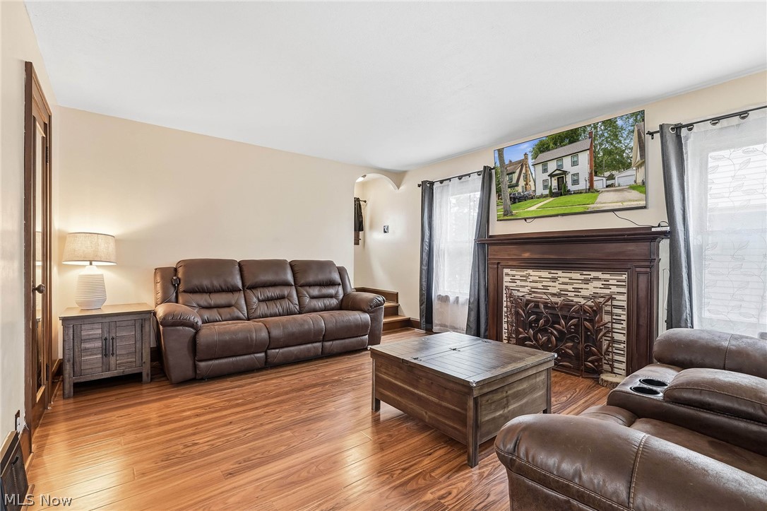 109 Stanford Avenue Elyria OH 44035