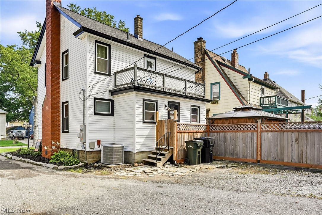 109 Stanford Avenue Elyria OH 44035