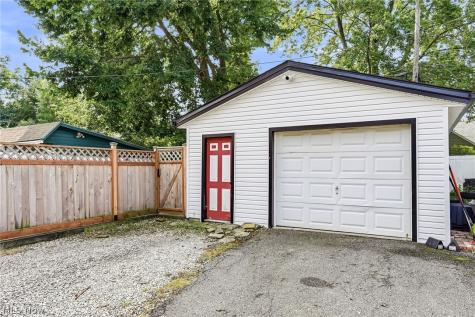 109 Stanford Avenue Elyria OH 44035