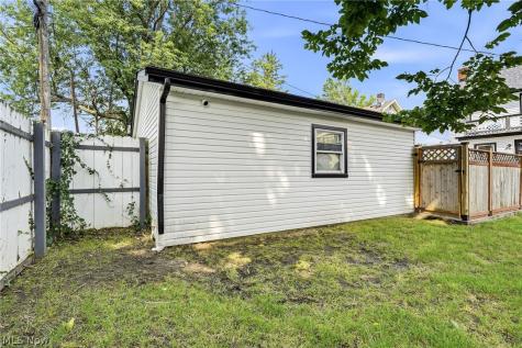 109 Stanford Avenue Elyria OH 44035