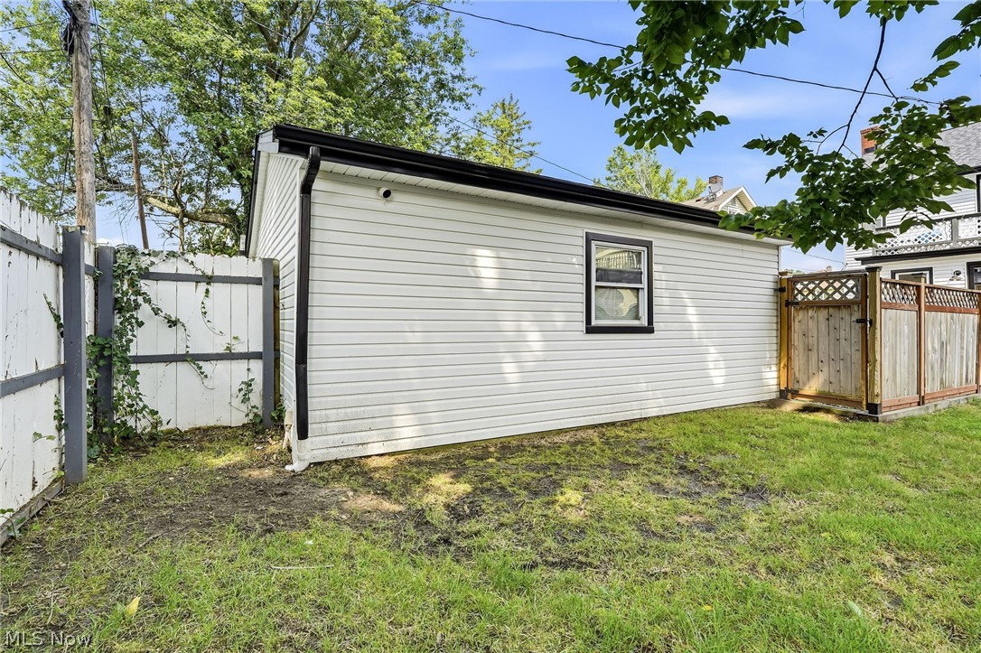 109 Stanford Avenue Elyria OH 44035