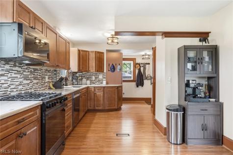 109 Stanford Avenue Elyria OH 44035