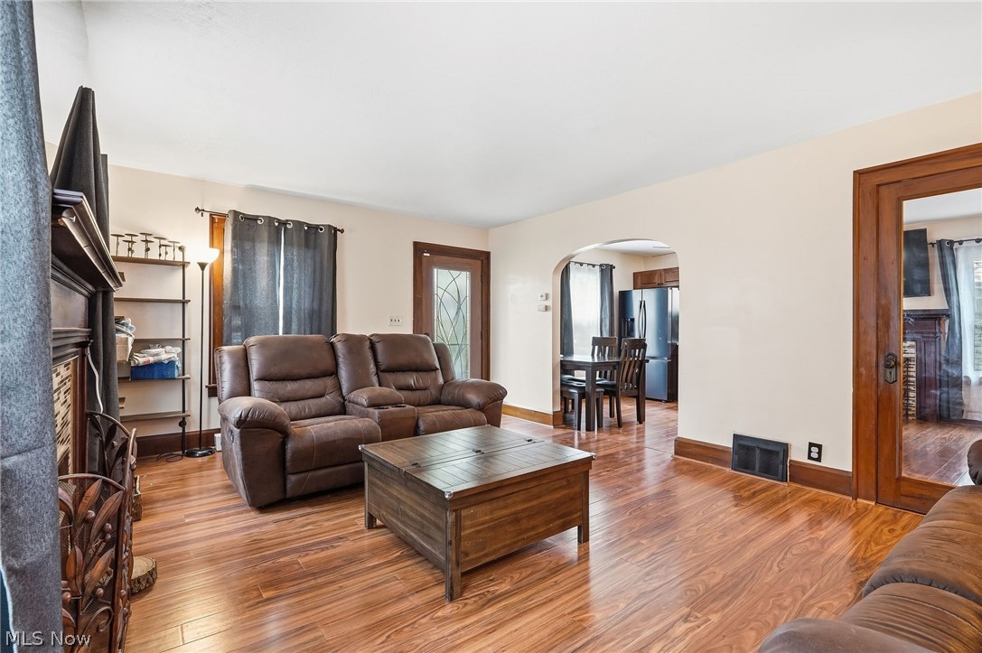 109 Stanford Avenue Elyria OH 44035