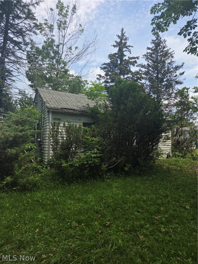 1344 Dunedin Avenue Madison OH 44057