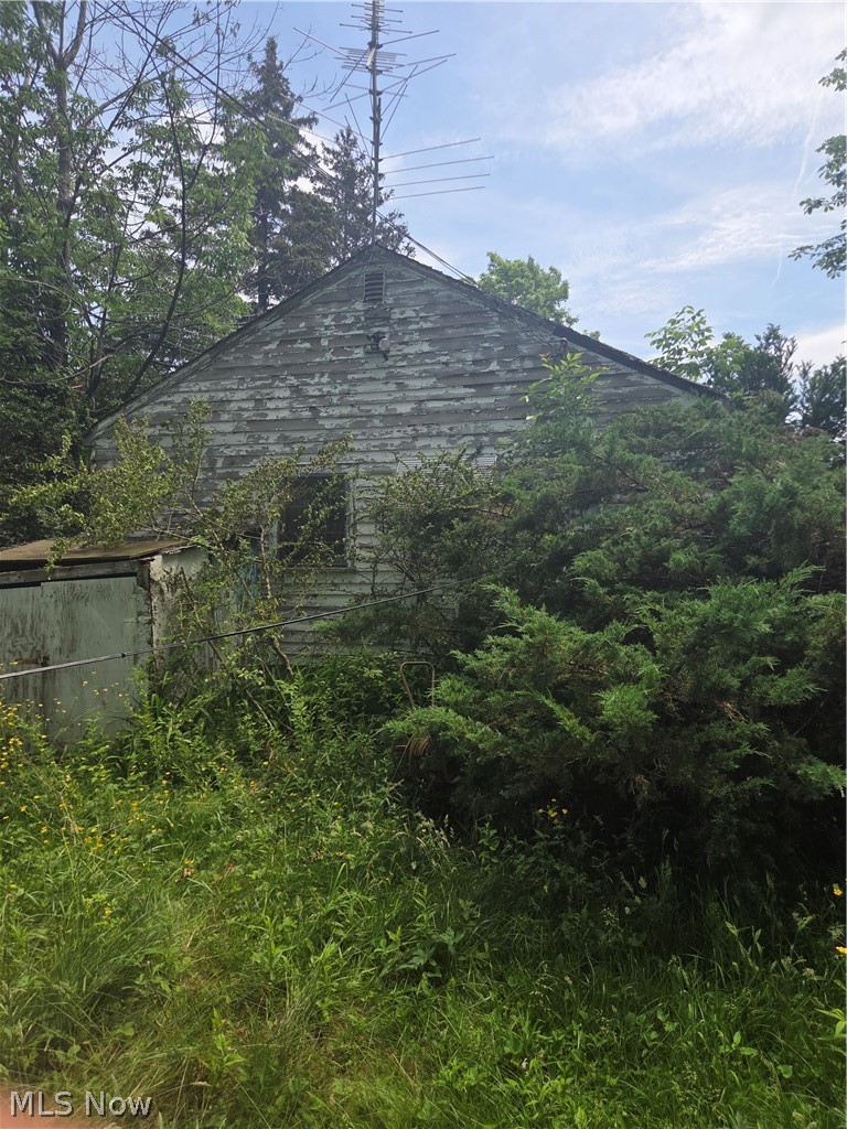 1344 Dunedin Avenue Madison OH 44057