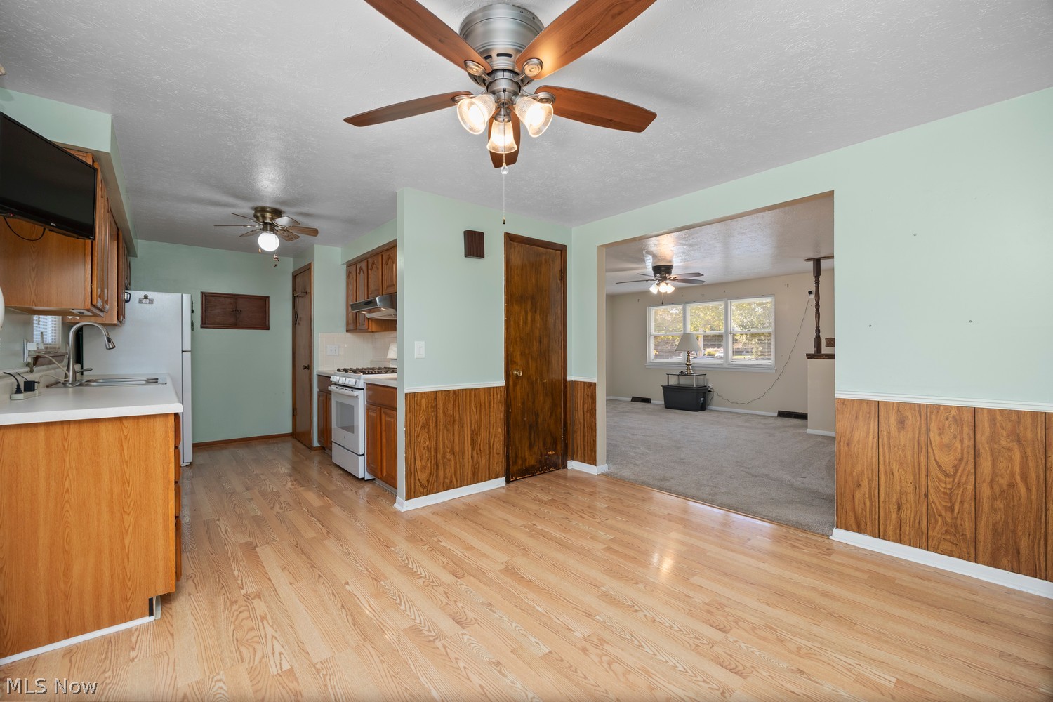 195 Moore Road Avon Lake OH 44012