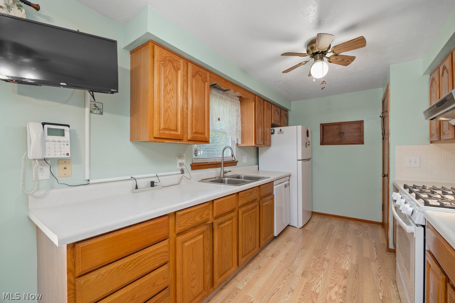 195 Moore Road Avon Lake OH 44012