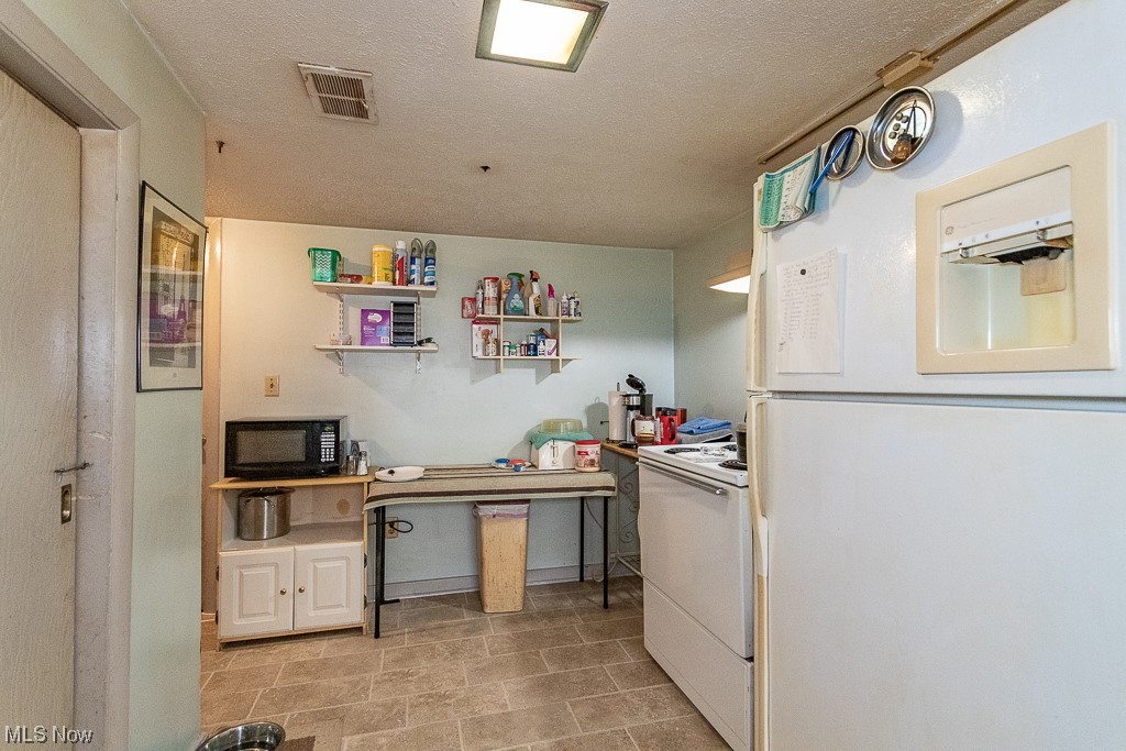 8365 N Locust Drive Kirtland OH 44094