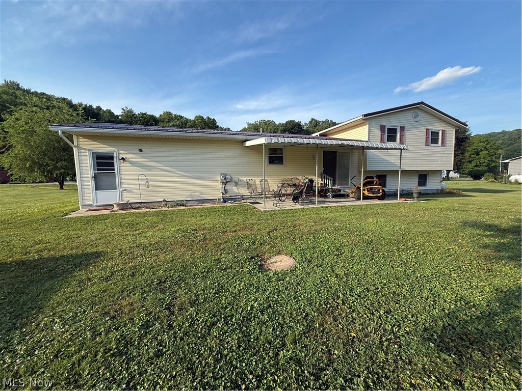 24561 County Road 24 Coshocton OH 43812