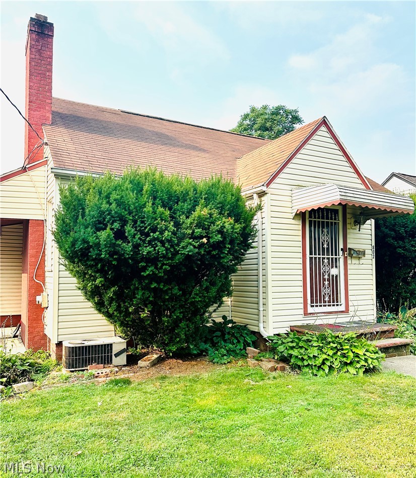 802 Sherlock Place NE Canton OH 44714