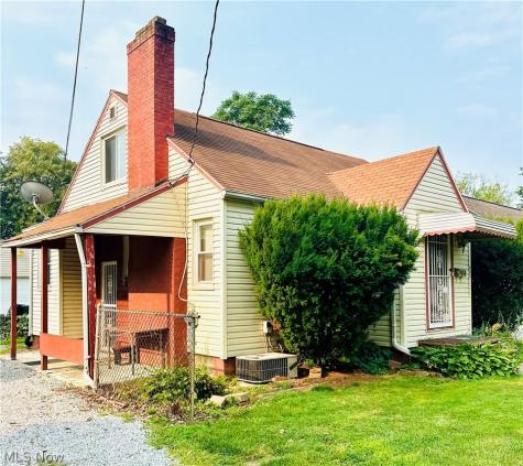 802 Sherlock Place NE Canton OH 44714