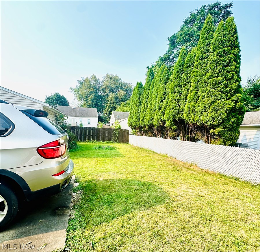 802 Sherlock Place NE Canton OH 44714