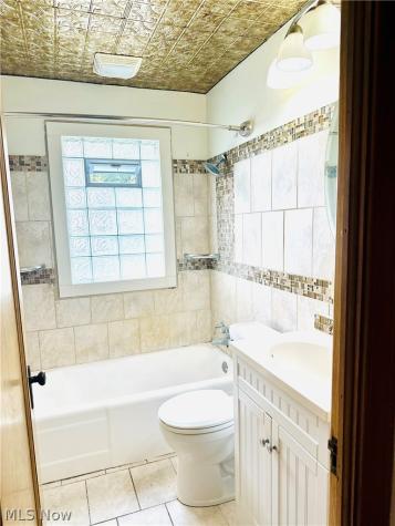 802 Sherlock Place NE Canton OH 44714