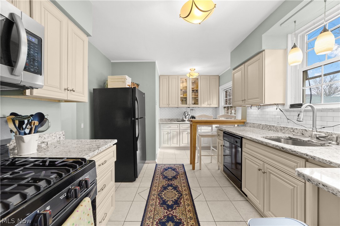 3687 Townley Road Shaker Heights OH 44122