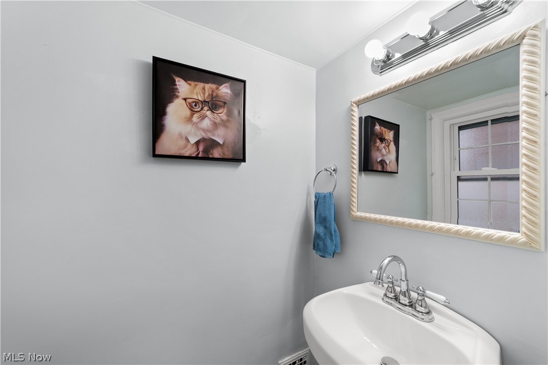 3687 Townley Road Shaker Heights OH 44122