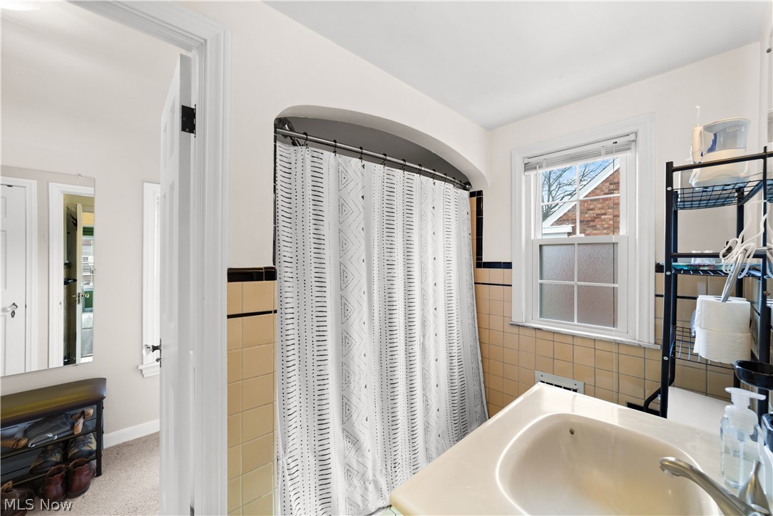 3687 Townley Road Shaker Heights OH 44122