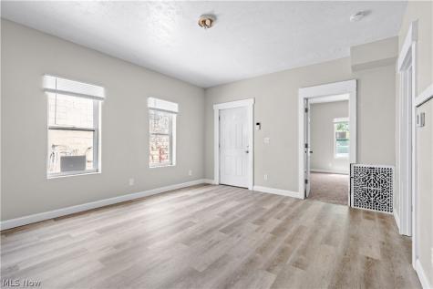 5175 Arch Street Maple Heights OH 44137