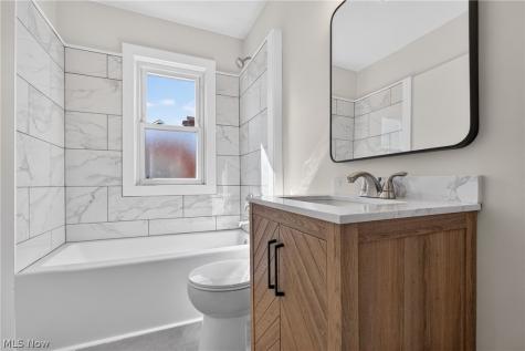 5175 Arch Street Maple Heights OH 44137