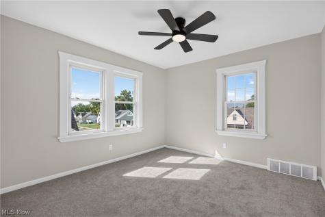 5175 Arch Street Maple Heights OH 44137