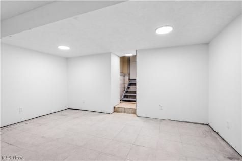 5175 Arch Street Maple Heights OH 44137