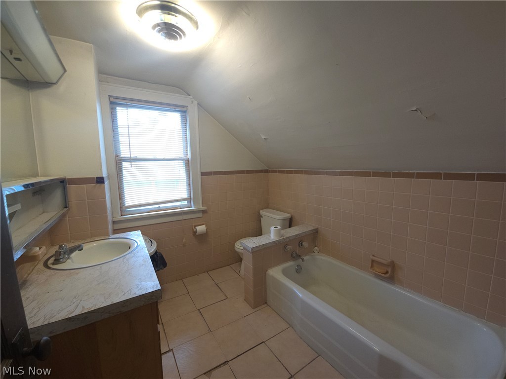 452 Allenford Street Akron OH 44314