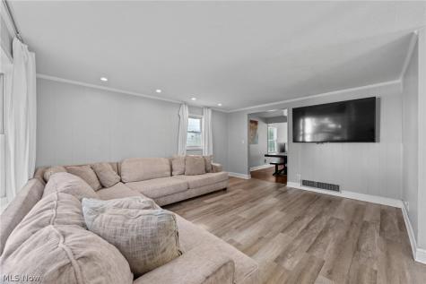 4527 Laurel Road South Euclid OH 44121