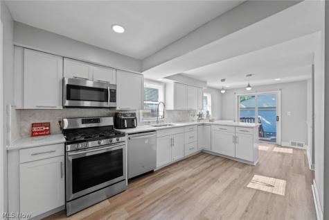 4527 Laurel Road South Euclid OH 44121