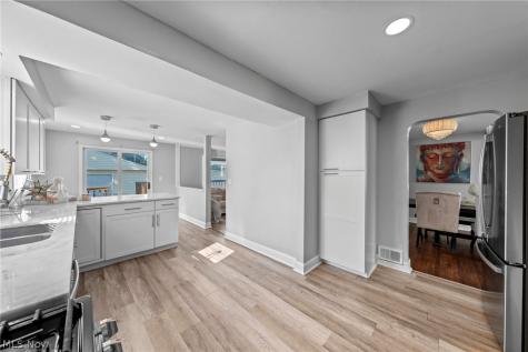 4527 Laurel Road South Euclid OH 44121
