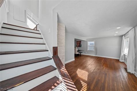 4527 Laurel Road South Euclid OH 44121