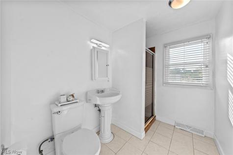 4527 Laurel Road South Euclid OH 44121