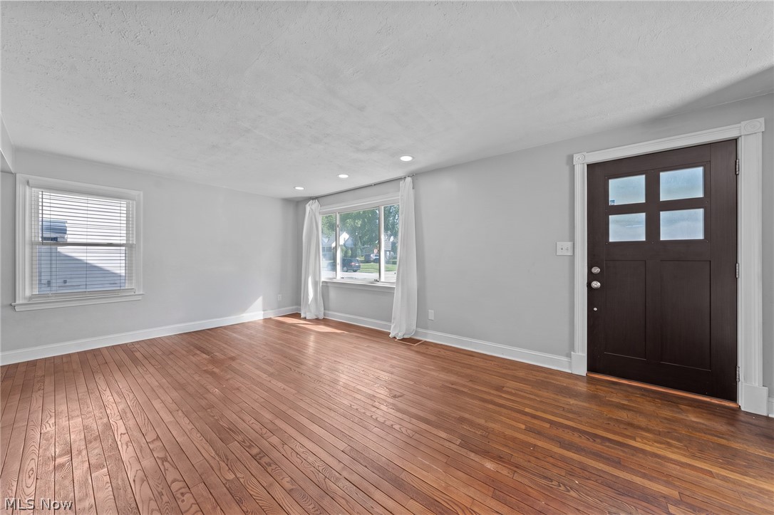 4527 Laurel Road South Euclid OH 44121