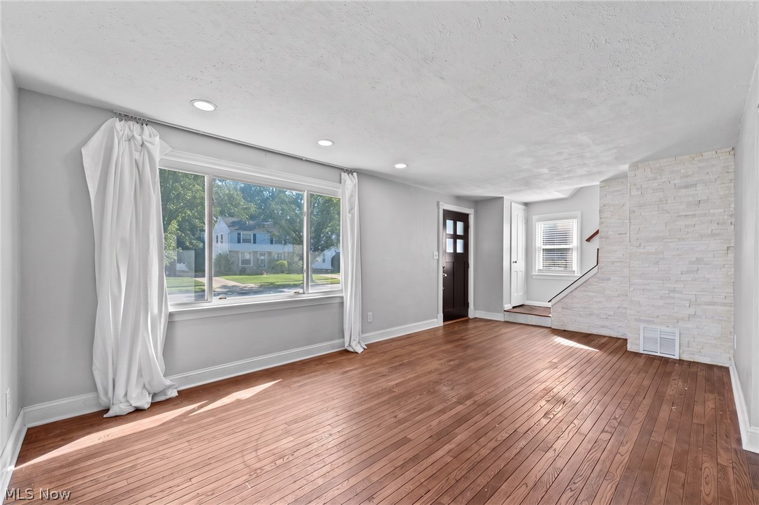 4527 Laurel Road South Euclid OH 44121
