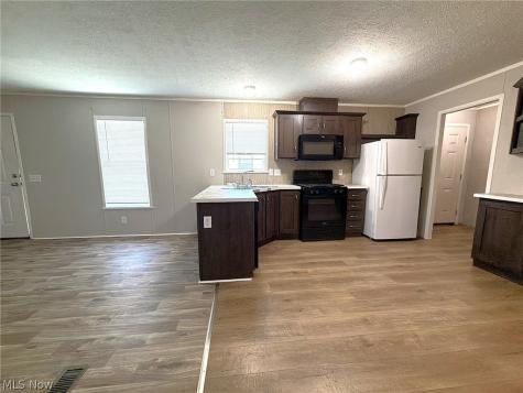 144 Virginia Avenue Elyria OH 44035