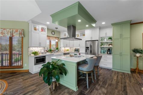 3896 Edison Street NE Hartville OH 44632