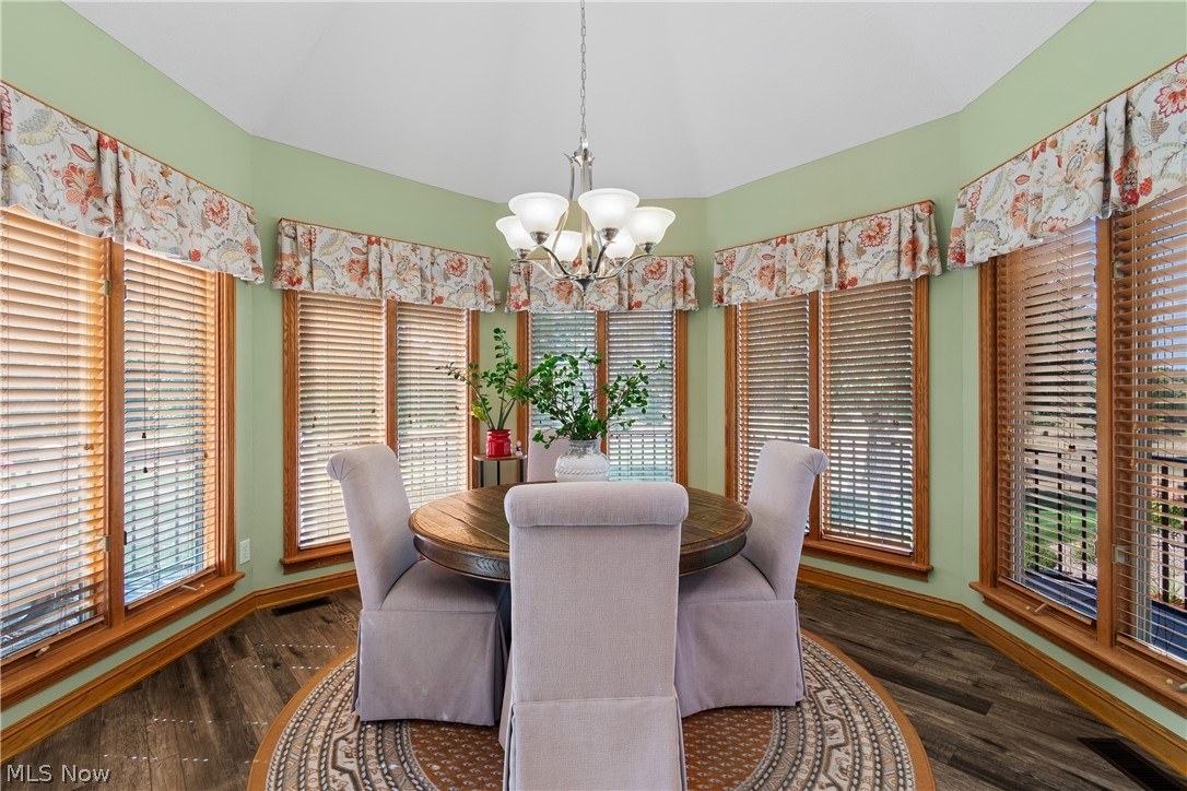 3896 Edison Street NE Hartville OH 44632