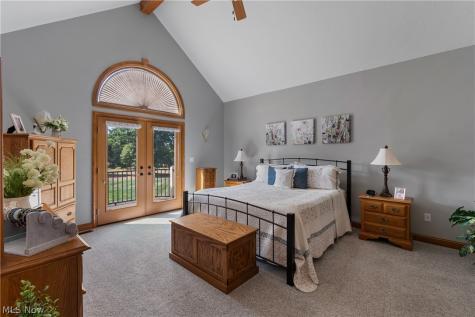 3896 Edison Street NE Hartville OH 44632