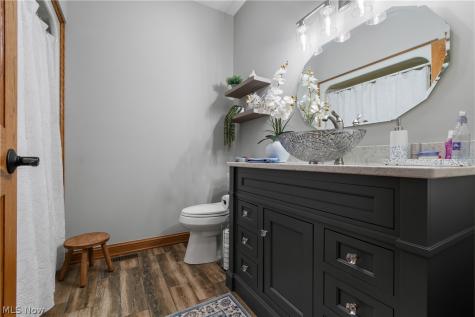 3896 Edison Street NE Hartville OH 44632