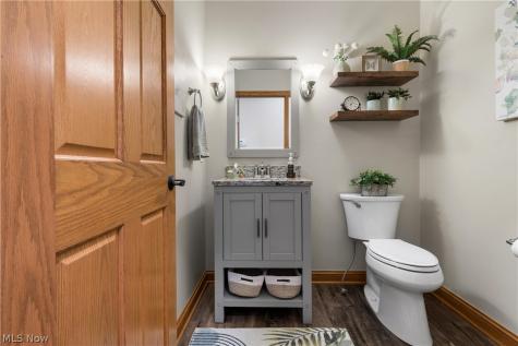 3896 Edison Street NE Hartville OH 44632