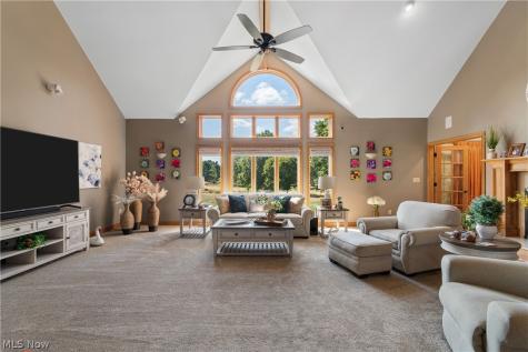 3896 Edison Street NE Hartville OH 44632