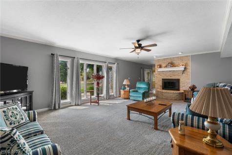 3896 Edison Street NE Hartville OH 44632