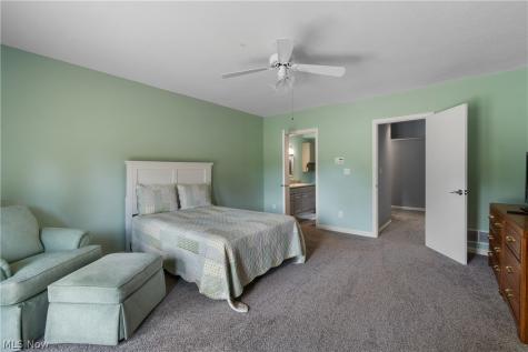 3896 Edison Street NE Hartville OH 44632
