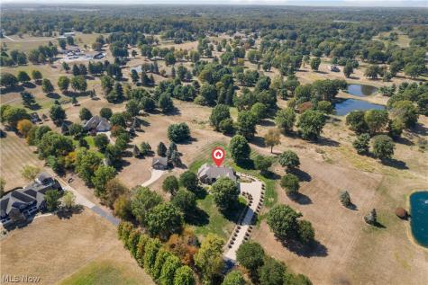 3896 Edison Street NE Hartville OH 44632