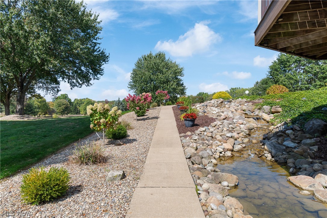 3896 Edison Street NE Hartville OH 44632