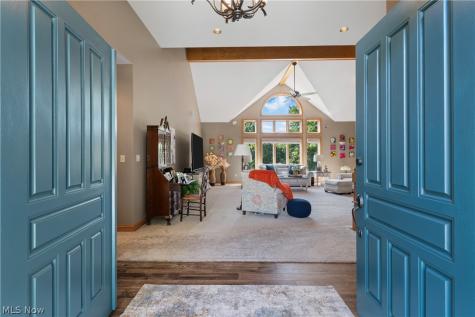 3896 Edison Street NE Hartville OH 44632