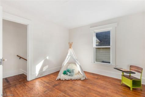 1446 Roycroft Avenue Lakewood OH 44107