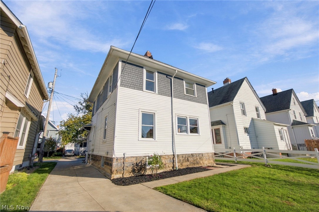 1446 Roycroft Avenue Lakewood OH 44107