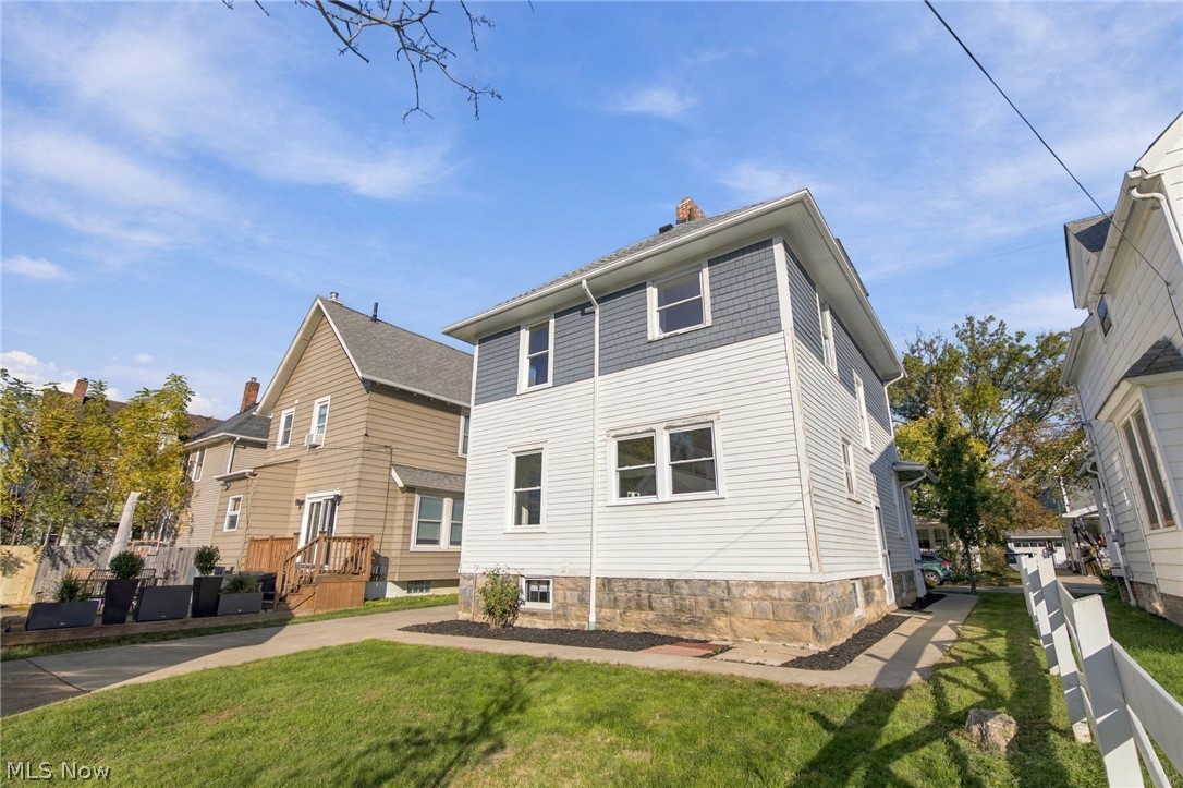 1446 Roycroft Avenue Lakewood OH 44107