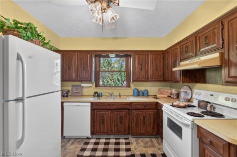 7447 Jimmie Street SW Massillon OH 44646